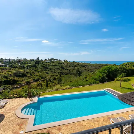 Dos Piscos Villa