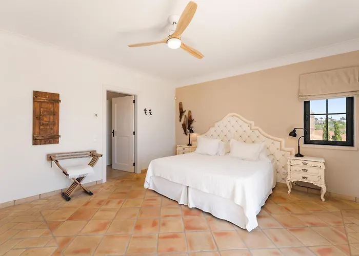 Villa Dos Piscos Lagoa (Algarve)