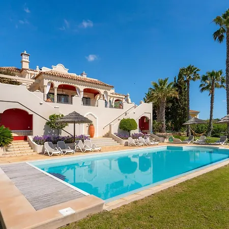 Dos Piscos Villa